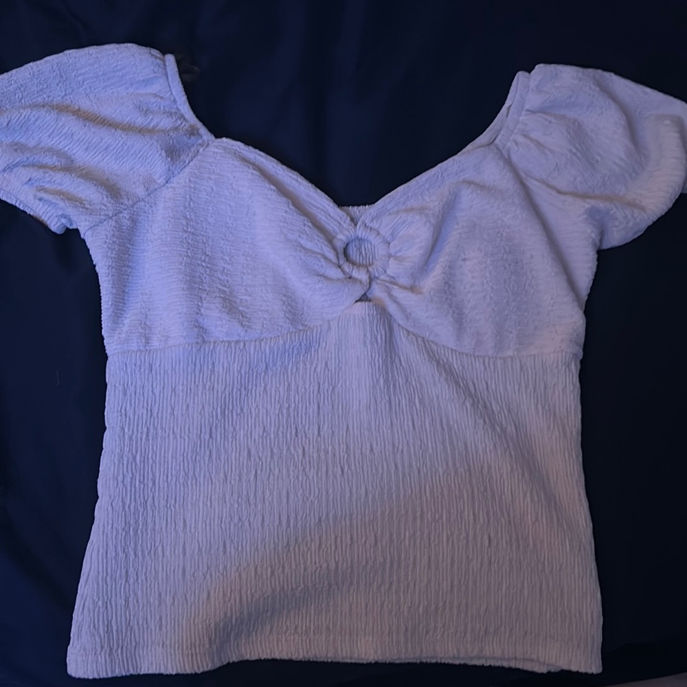 White 7-9 Medium No Boundaries crop top
